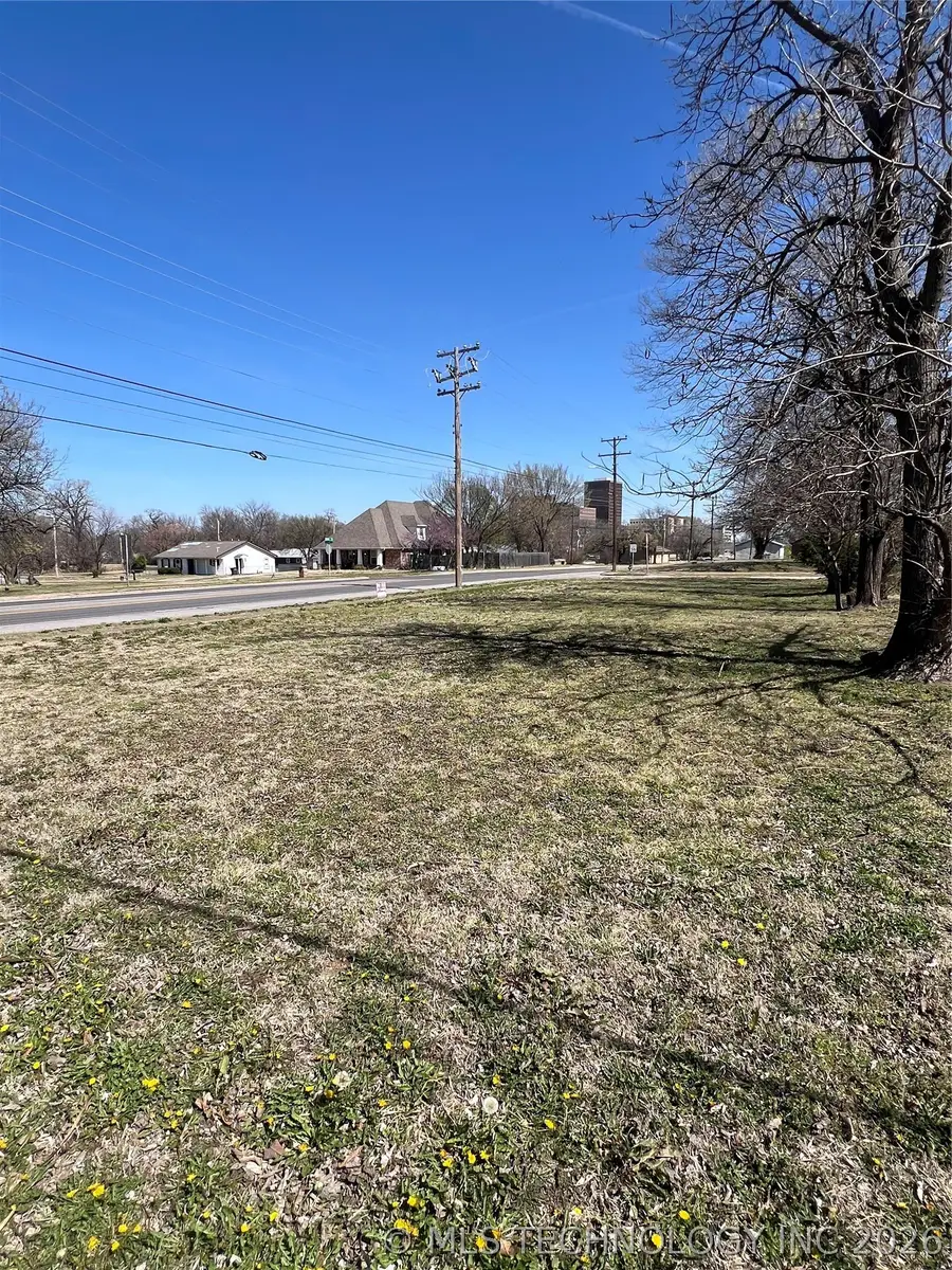 805 SW Adams Boulevard, Bartlesville, OK 74003 - #3