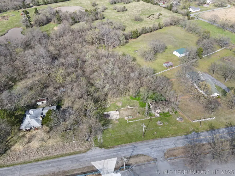 809 Cherokee Avenue, Hartshorne, OK 74547 - #2