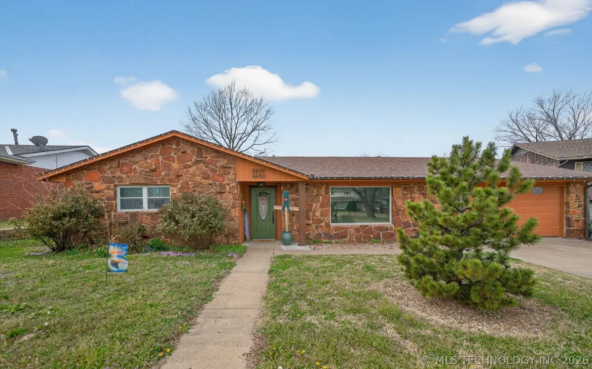 1045 Rolling Meadows, Bartlesville, OK 74006 - #1