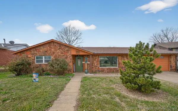 1045 Rolling Meadows, Bartlesville, OK 74006