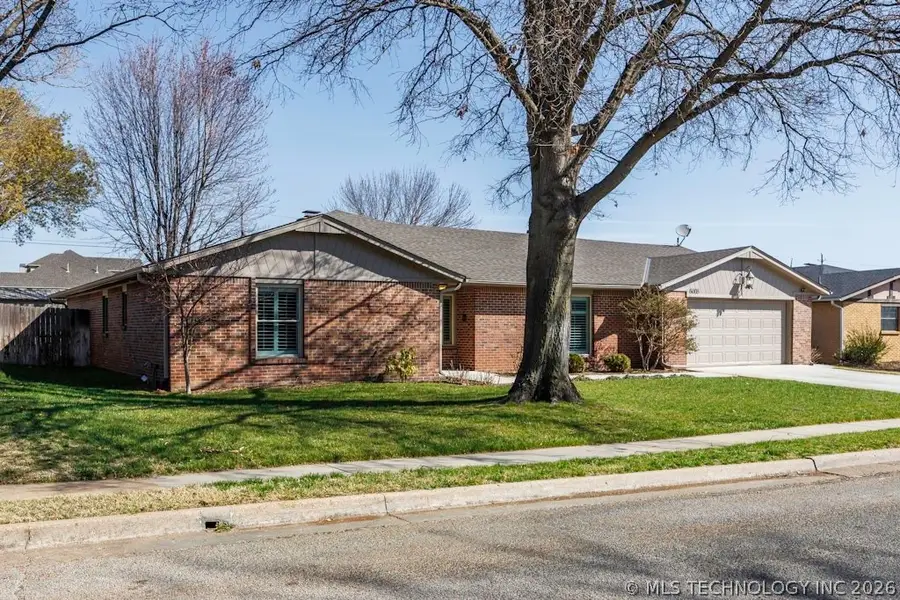 6008 Martin Place, Bartlesville, OK 74006 - #3