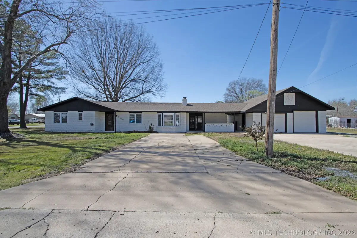 606 S Lincoln Avenue, Wagoner, OK 74467 - #1
