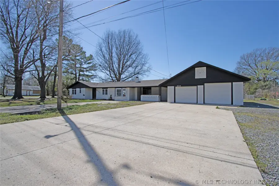 606 S Lincoln Avenue, Wagoner, OK 74467 - #2