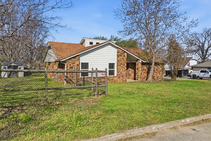 2304 N Dogwood Street, Owasso, OK 74055 - #3