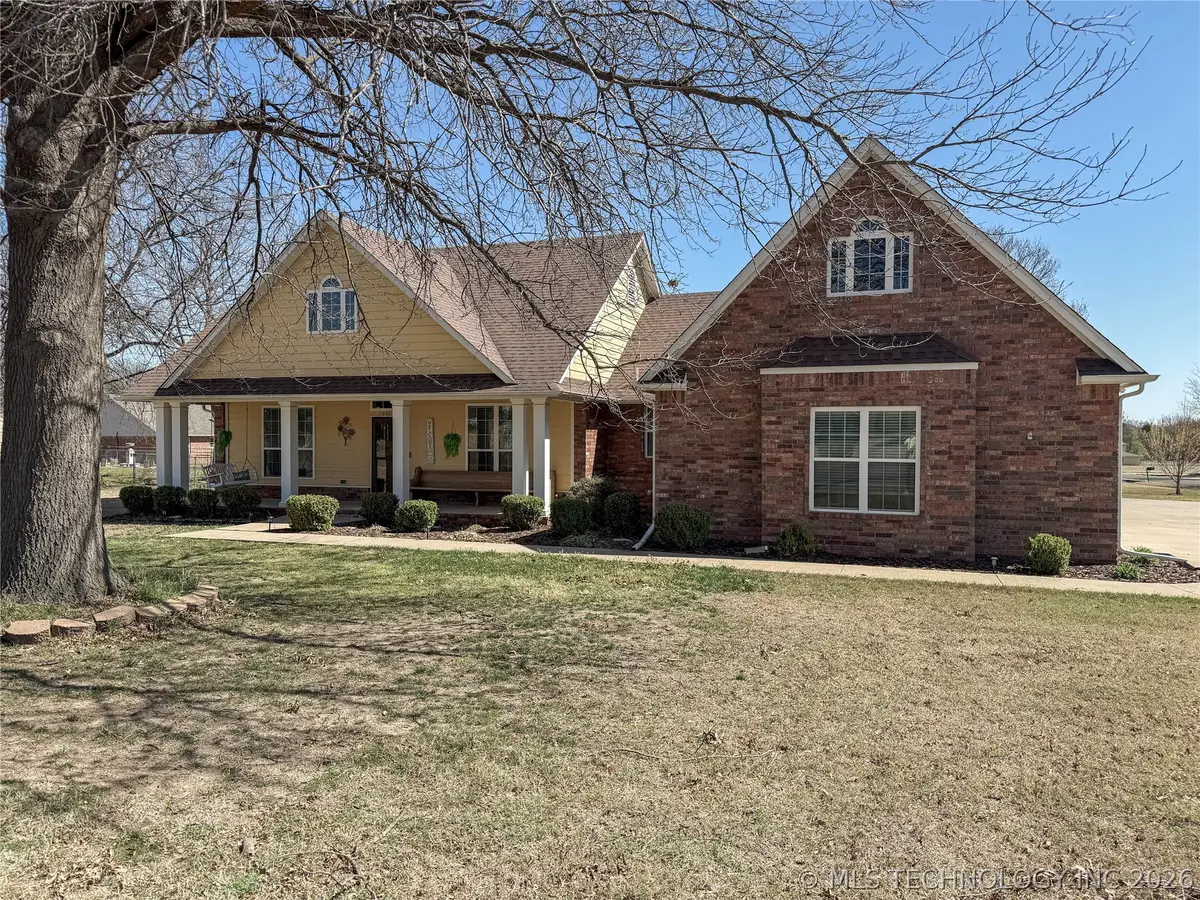 1007 S Powell Avenue, Wagoner, OK 74467 - #1