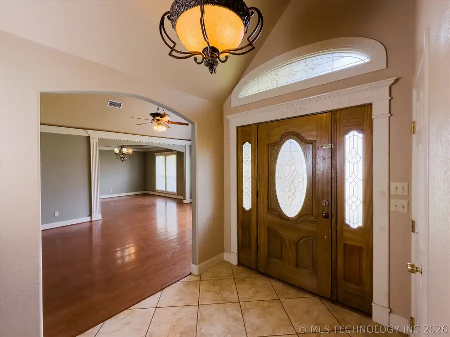 501 E Winston Circle, Broken Arrow, OK 74011 - #2