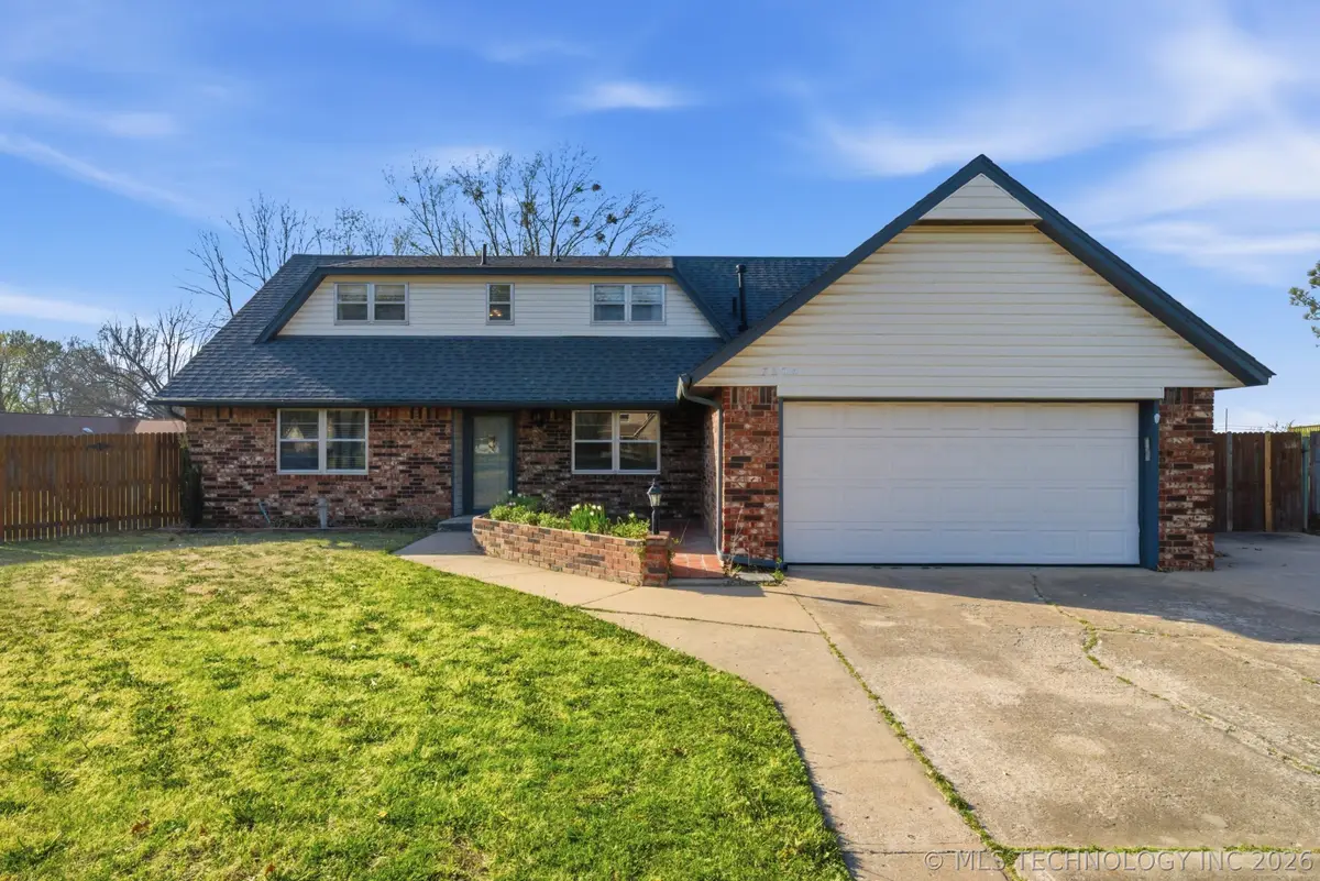 7204 S Warwick Street, Broken Arrow, OK 74014 - #1