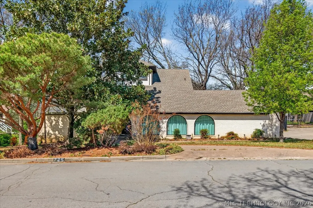 725 Kenwood Drive, Bartlesville, OK 74006 - #1