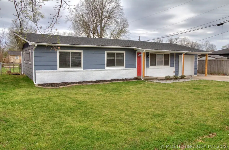 303 E Fry Place, Claremore, OK 74017 - #3