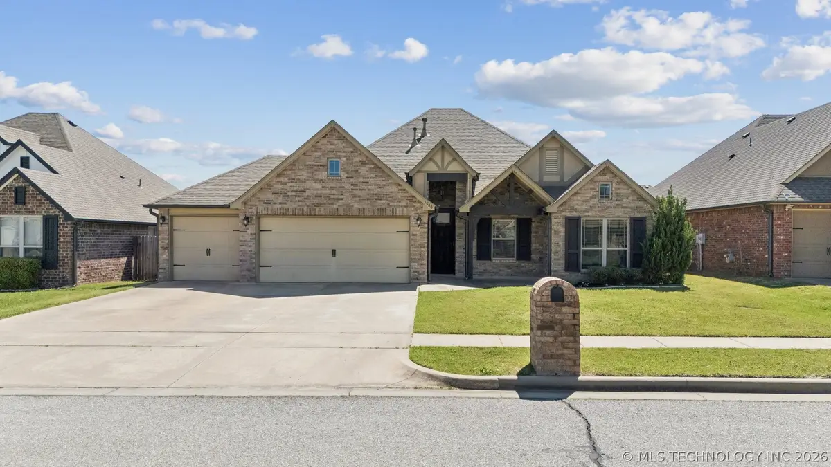 7500 E 83rd Street, Owasso, OK 74055 - #1