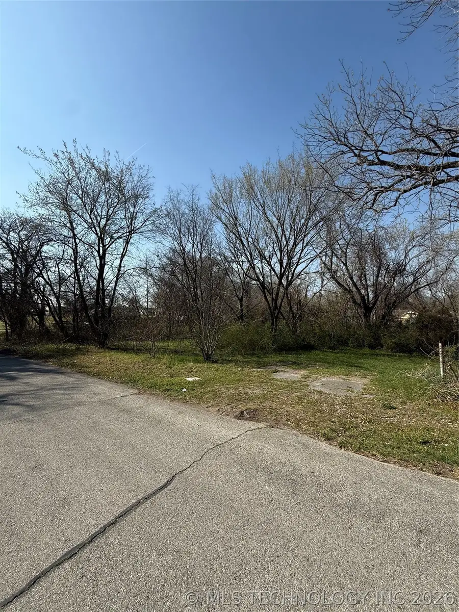 119 E Davis Avenue, Sapulpa, OK 74066 - #3