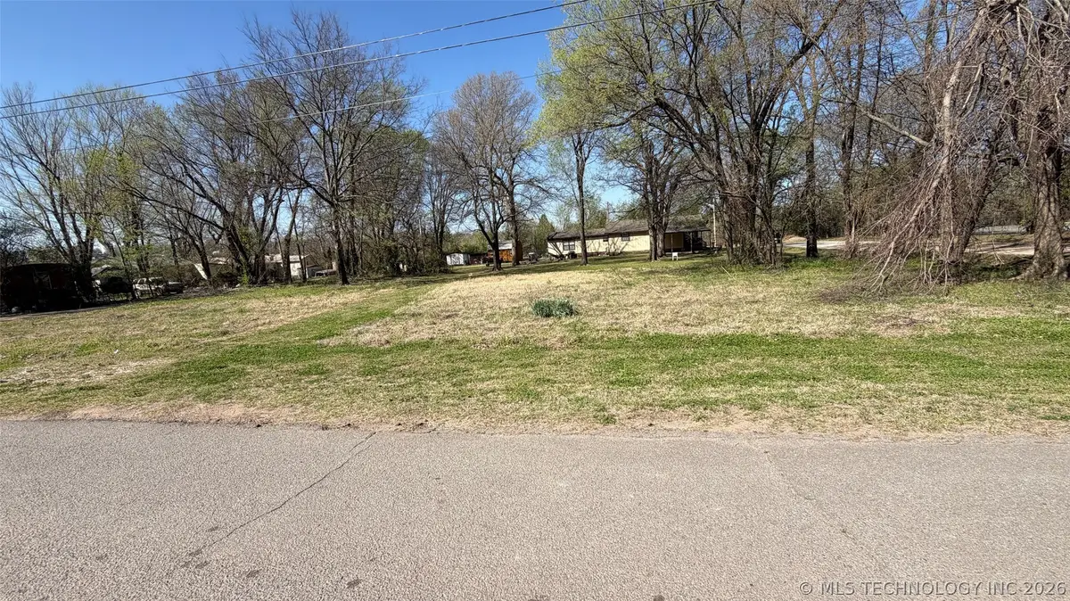 506 S Flint Avenue, Stilwell, OK 74960 - #1