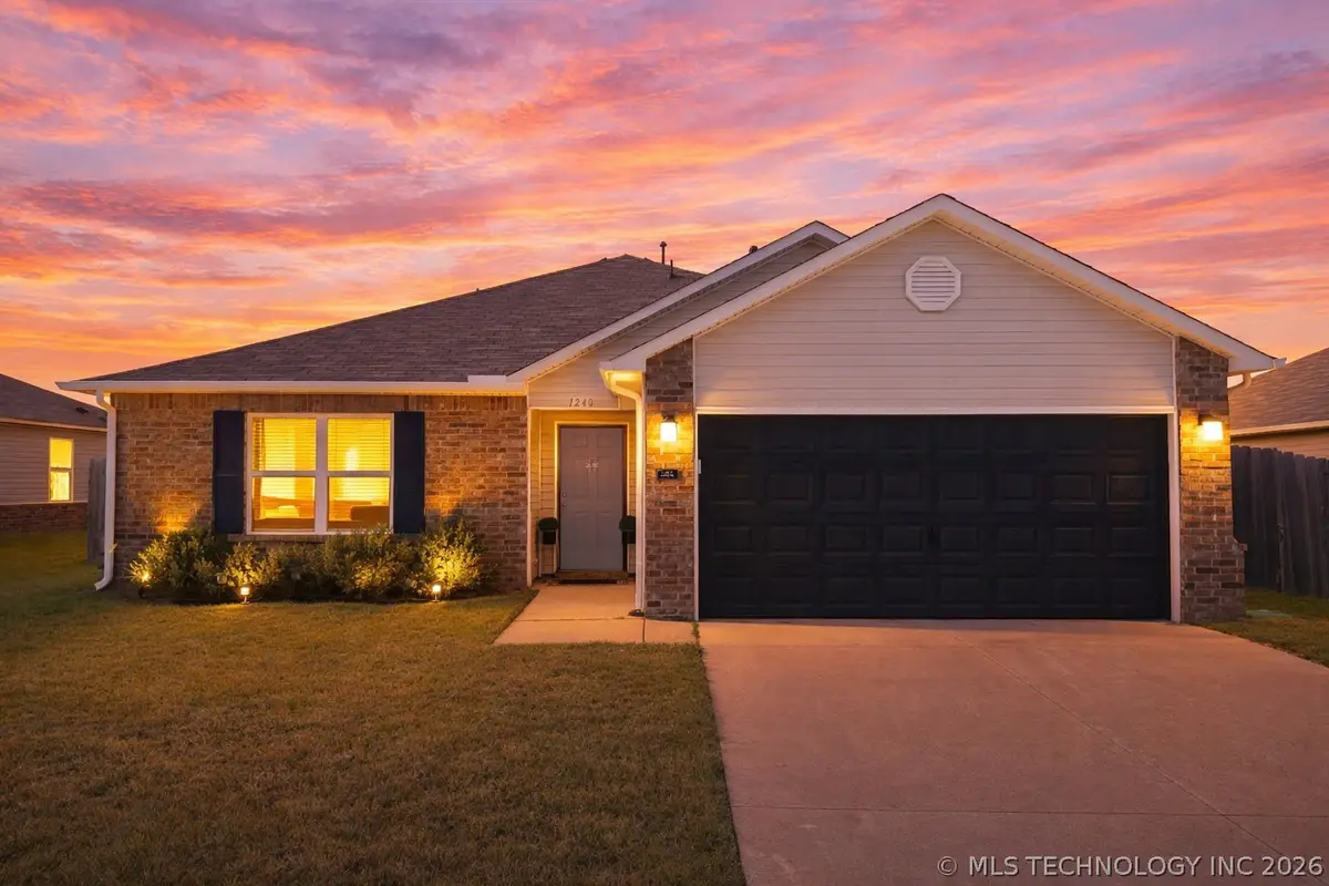 1240 E Richmond Street, Broken Arrow, OK 74012 - #1