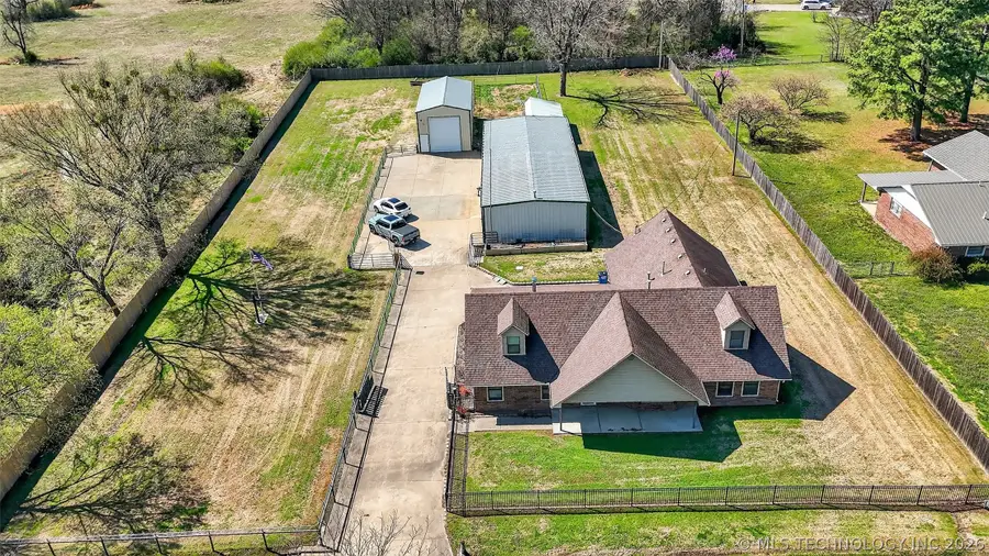 313 N 6th Street, Chouteau, OK 74337 - #3