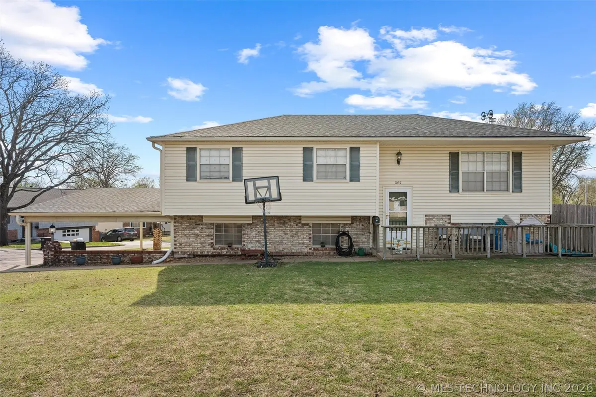 1037 Macklyn Lane, Bartlesville, OK 74006 - #1