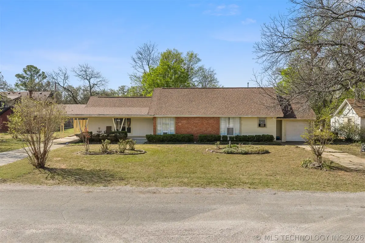 612 Brown Avenue, Comanche, OK 73529 - #1