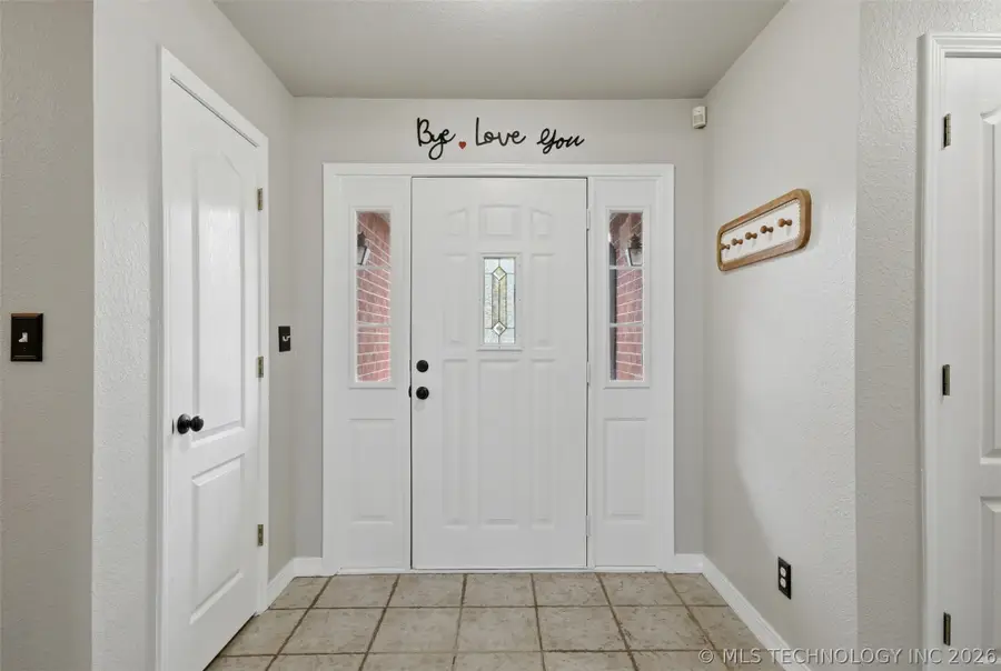 8114 Forrest Glenn Road, Claremore, OK 74019 - #3