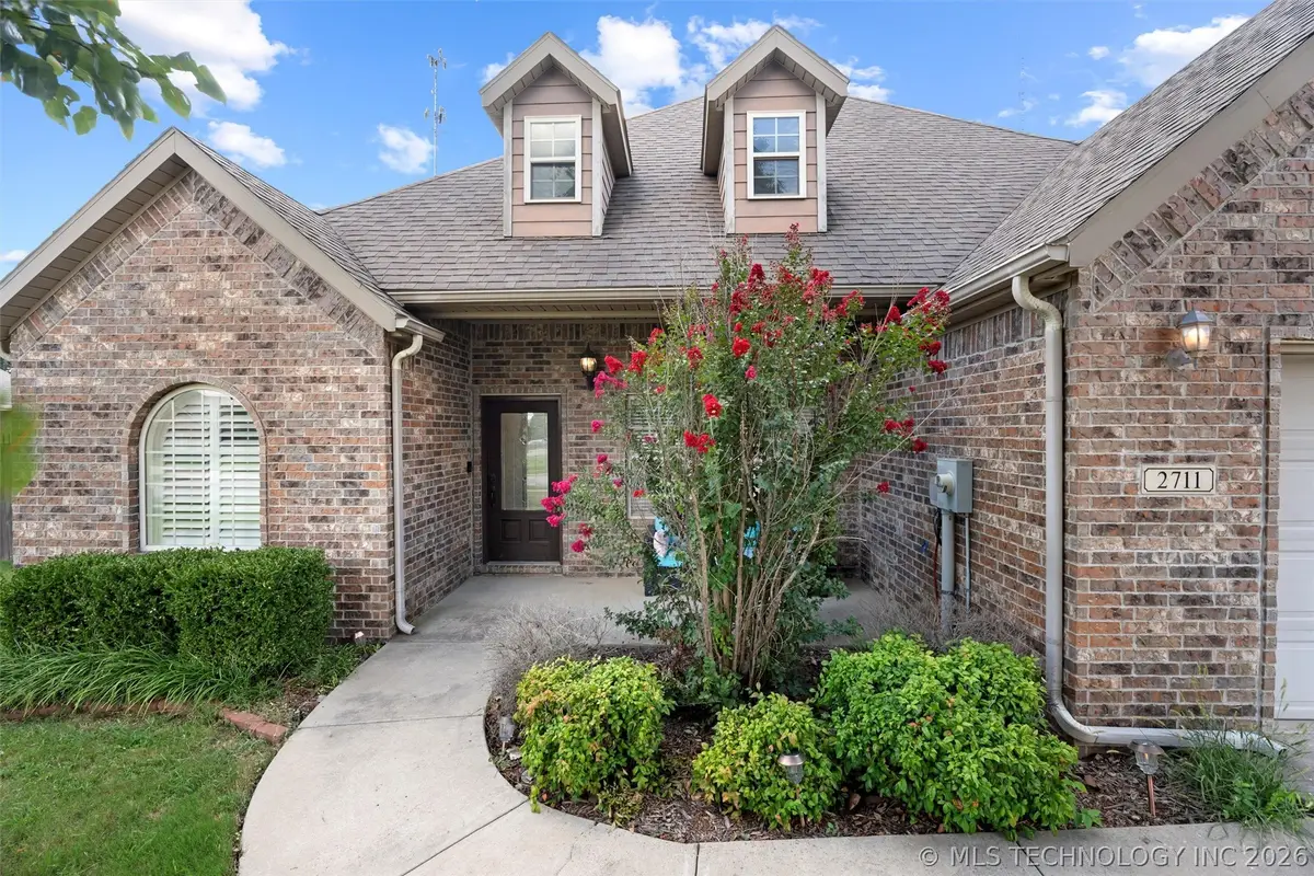 2711 Churchill Drive, Bartlesville, OK 74006 - #1