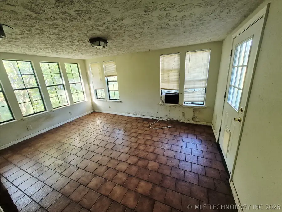 196 Elm Drive, Pryor, OK 74361 - #3