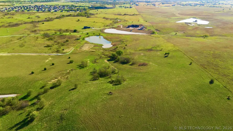 20 Sandstone Avenue, Skiatook, OK 74070 - #3