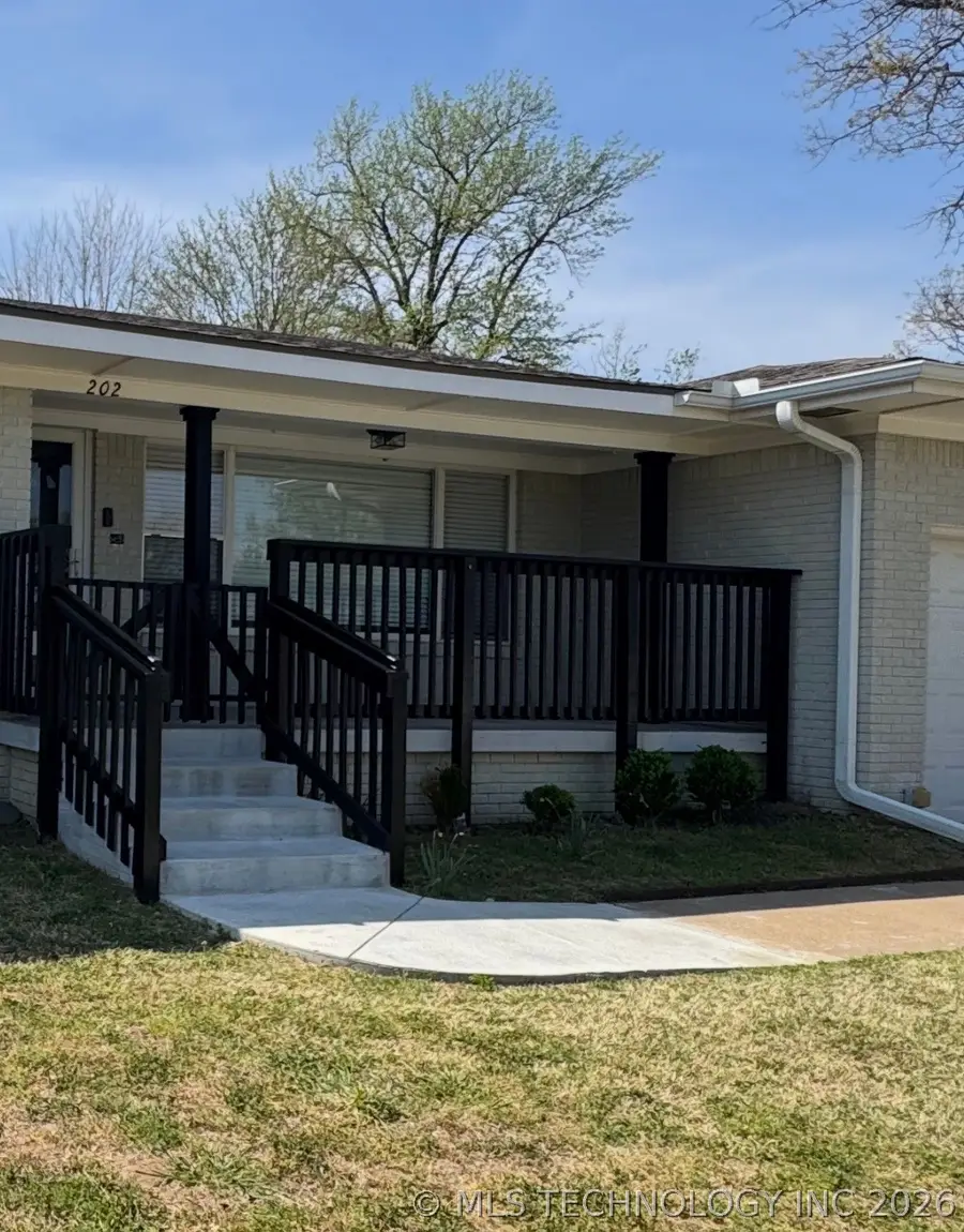 202 N Moccasin Place, Sapulpa, OK 74066 - #2