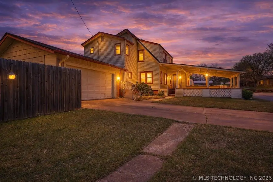 602 W 7th Avenue, Bristow, OK 74010 - #3