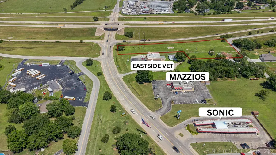 220 E Center Street S, Collinsville, OK 74021 - #2