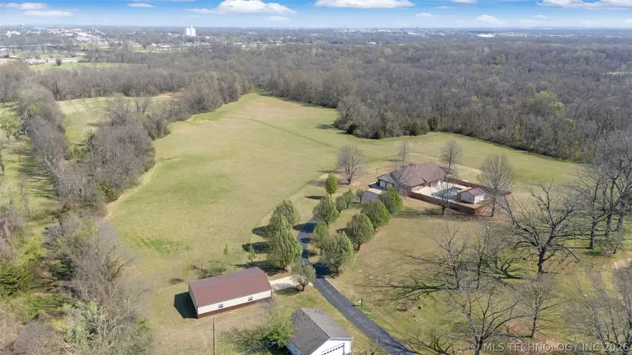 1515 C Street Sw, Miami, OK 74354 - #3