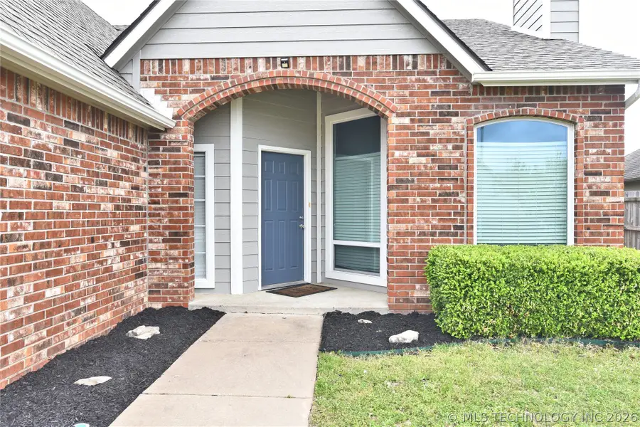 1105 N Hemlock Avenue, Broken Arrow, OK 74012 - #3