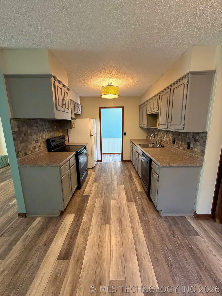 1845 Surrey Drive, Pryor, OK 74361 - #3