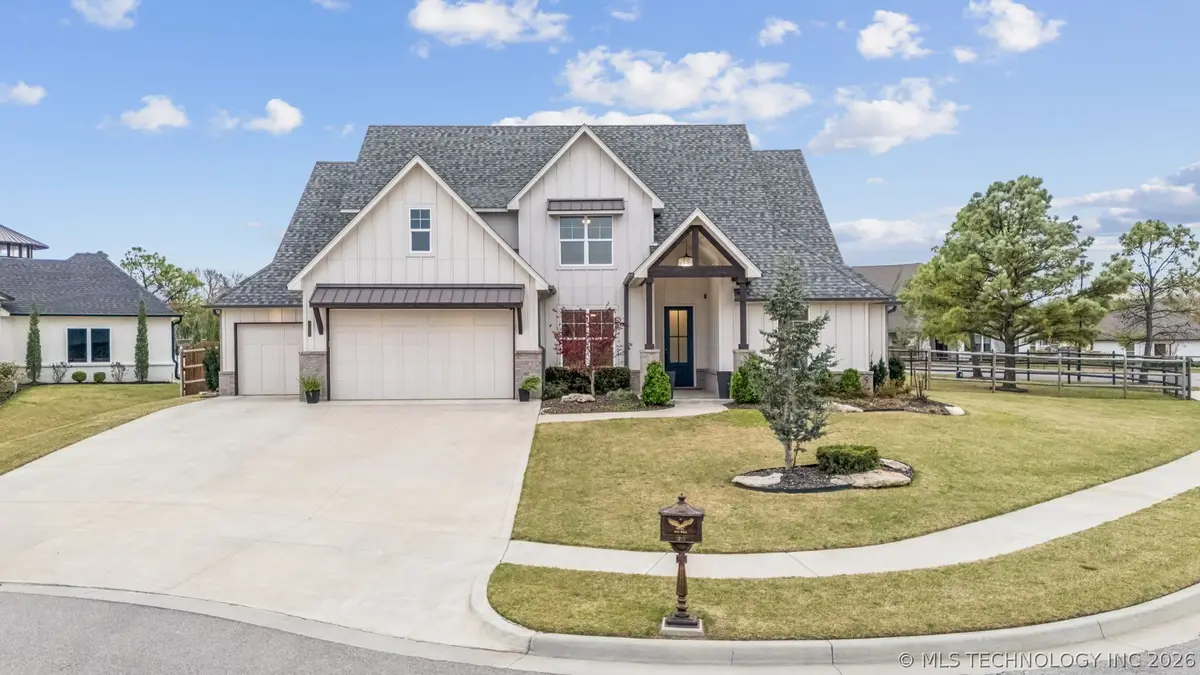 7201 N Hawthorne Lane, Owasso, OK 74055 - #1