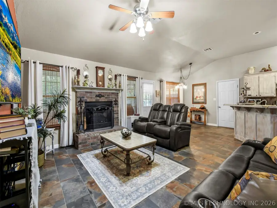 974 Grandview, Ardmore, OK 73401 - #3