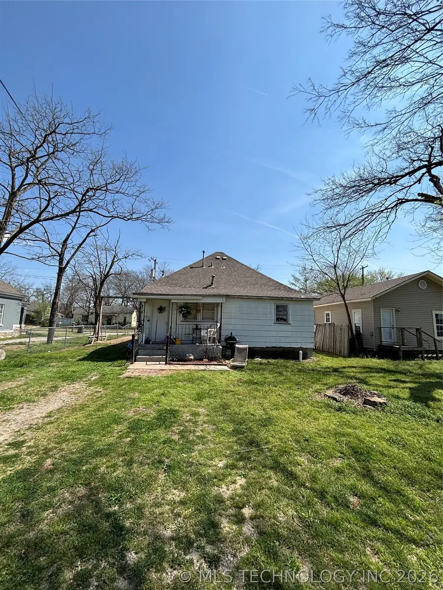 411 N Muskogee Avenue, Claremore, OK 74017 - #2