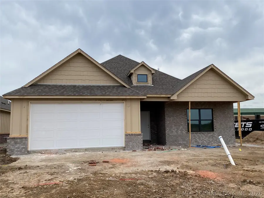 1013 S Chickasaw Street, Skiatook, OK 74070 - #2