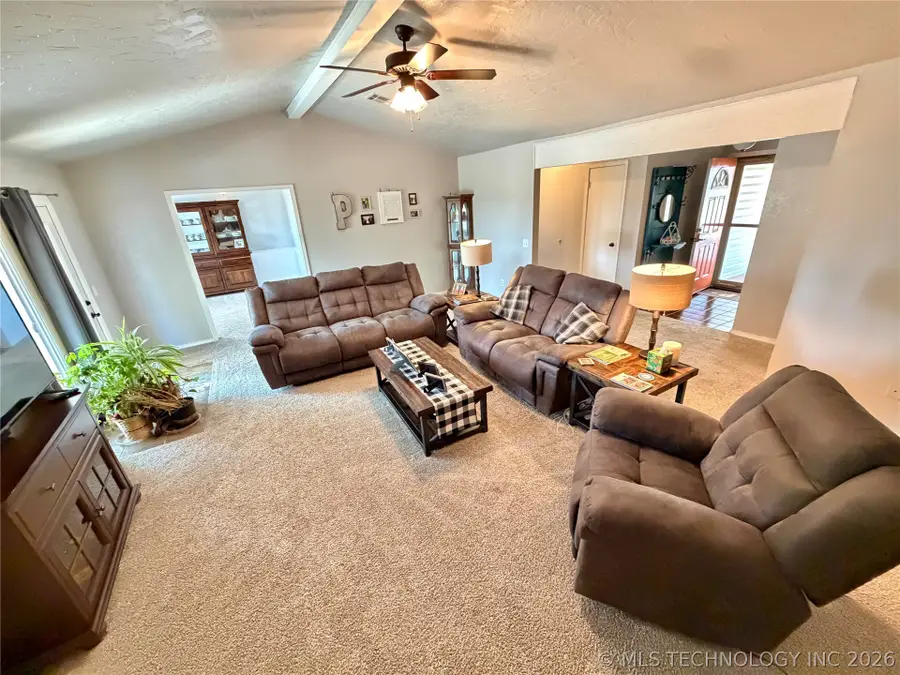 1807 SW 4th Street, Wagoner, OK 74467 - #2