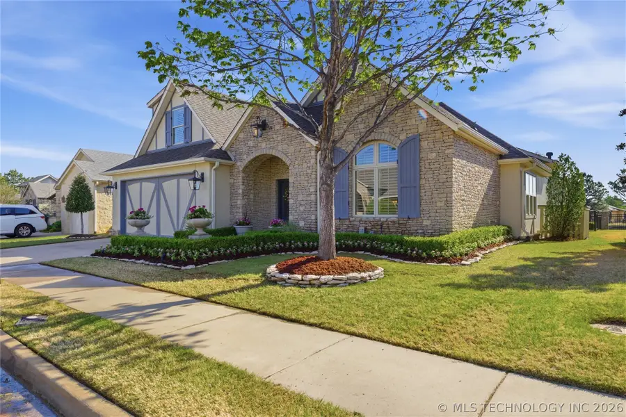 8405 S Olympia Avenue, Tulsa, OK 74132 - #2