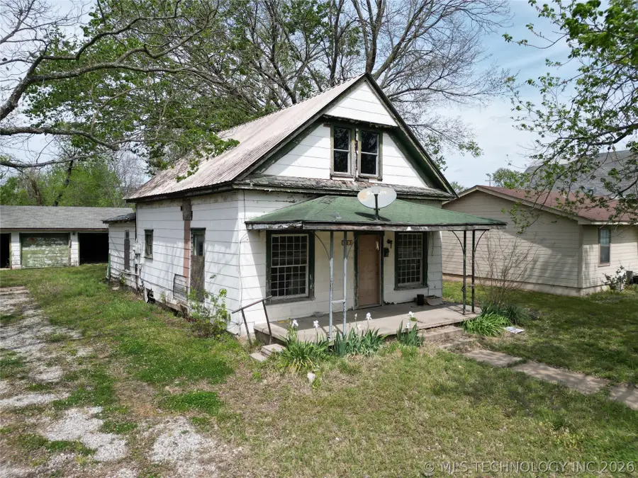 523 S Broadway, Holdenville, OK 74848 - #2