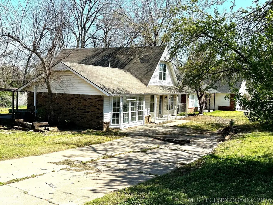 1406 W 13th Street S, Claremore, OK 74017 - #2