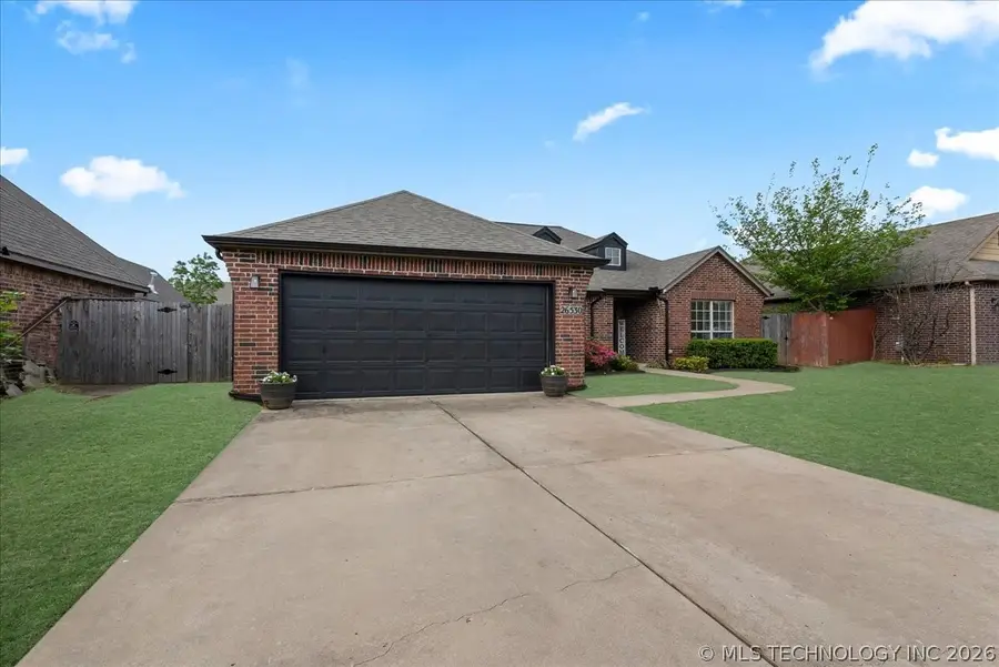 26530 Foxen Drive, Claremore, OK 74019 - #2