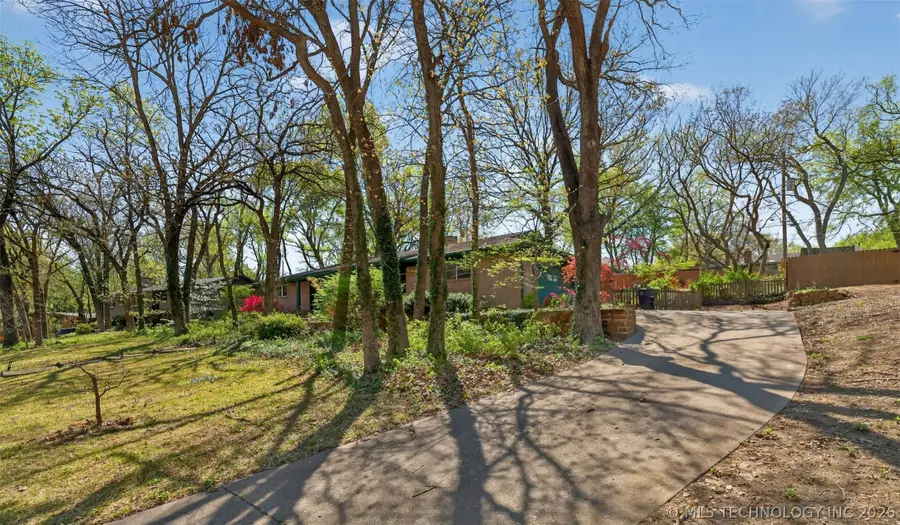 1901 Skyline Place, Bartlesville, OK 74006 - #3