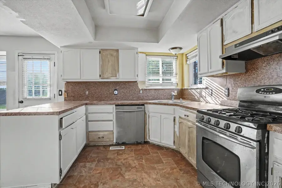 813 E Indianapolis Street, Broken Arrow, OK 74012 - #3