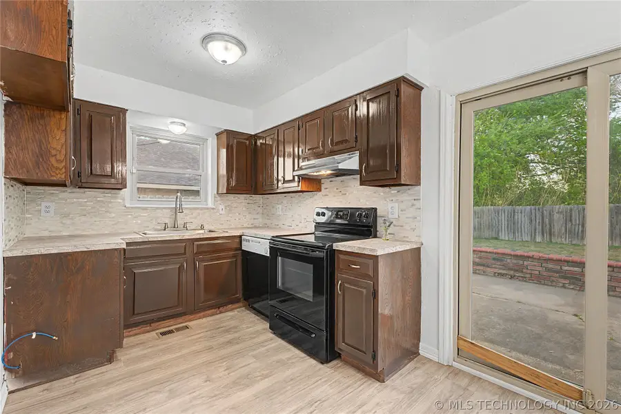 12121 E 35th Street, Tulsa, OK 74146 - #2