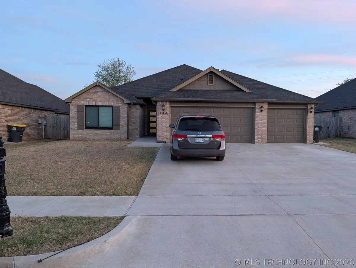 744 E 139th Place, Glenpool, OK 74033 - #1