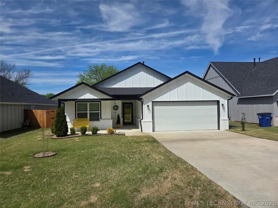 404 W Muskogee Avenue, Chouteau, OK 74337 - #3