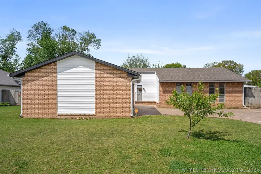 517 Baylor Court, Bartlesville, OK 74006 - #3