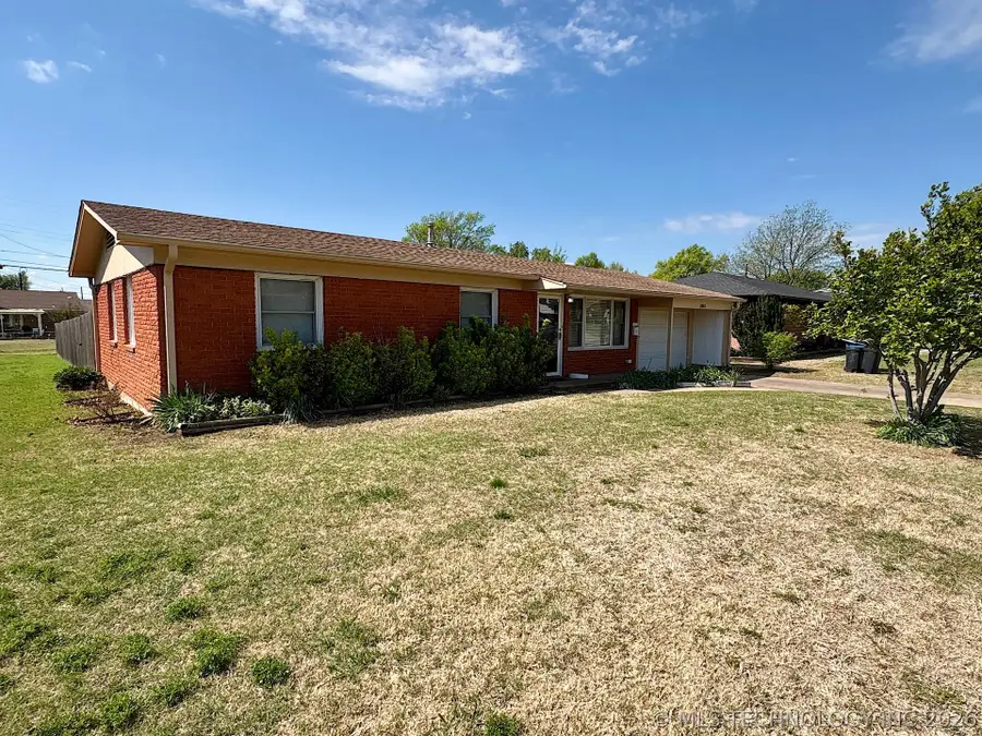 1013 E 10th Street, Cushing, OK 74023 - #3