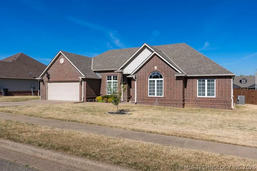 3922 Quarry Park Drive, Bartlesville, OK 74006 - #3