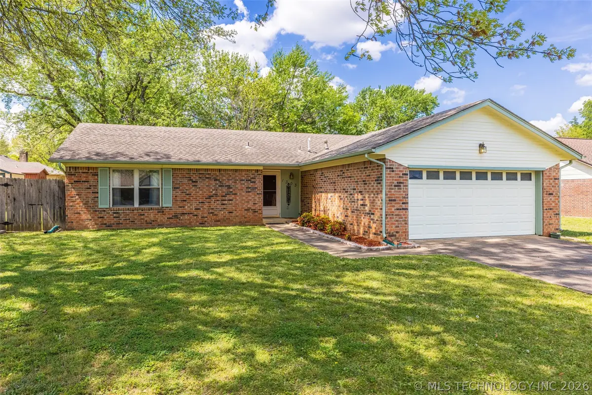 1303 N Douglas Drive, Claremore, OK 74017 - #1