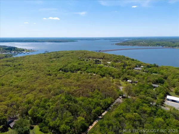 16582 W Hickory Hill Drive, Hulbert, OK 74441