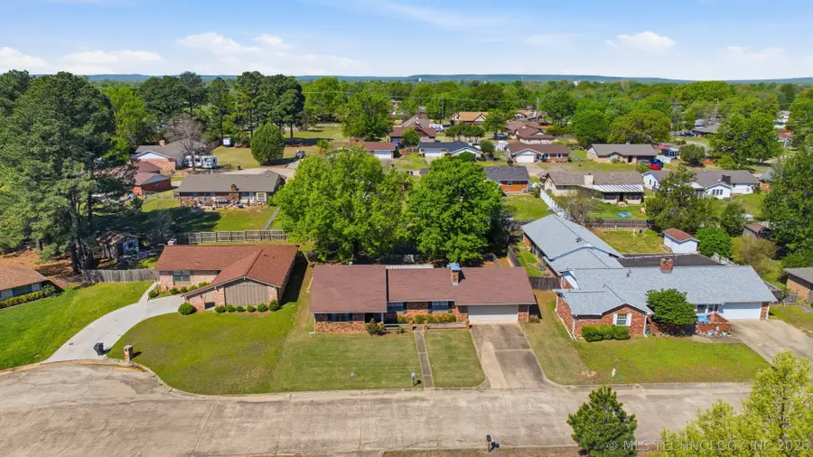 906 Cardinal Lane, Okmulgee, OK 74447 - #2